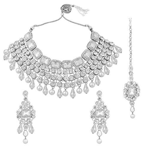 Fashion jewellery set with necklace